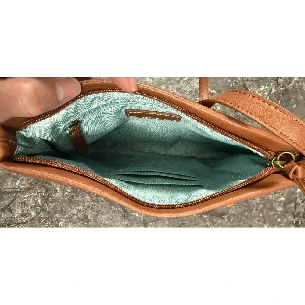 The Sak Sanibel Top Zip Leather Embossed Tooled Crossbody Purse Bag Handbag Tan